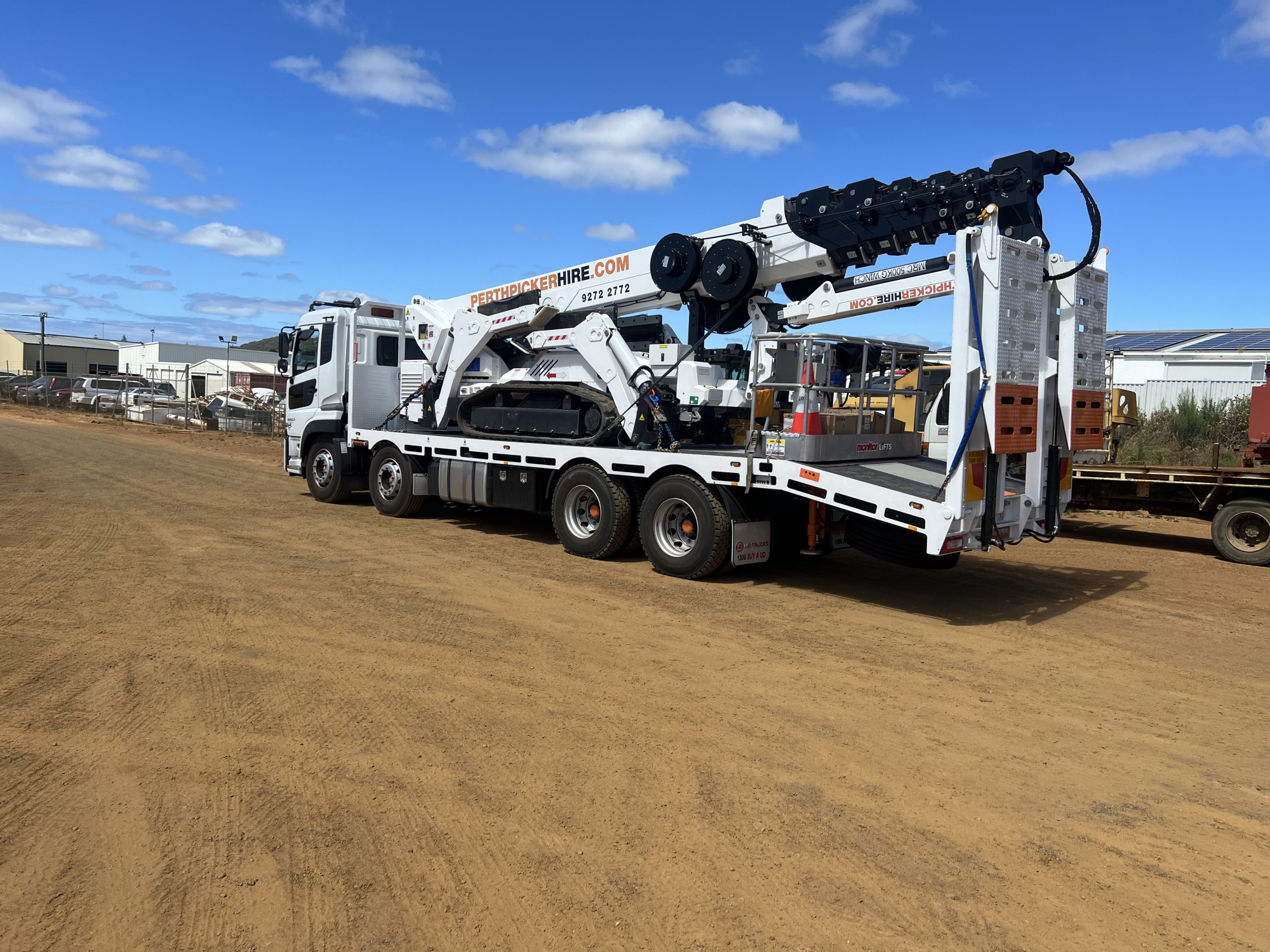 Perth Picker Hire machine